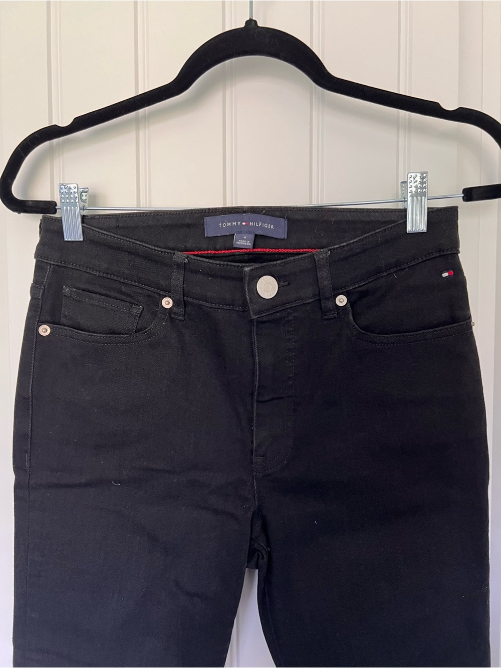 Tommy Hilfiger Mid Rise Black Skinny Jeans - Size 4